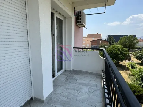 Izdavanje, dvosoban stan, 75m², Gornja Gorica, Podgorica - image 11