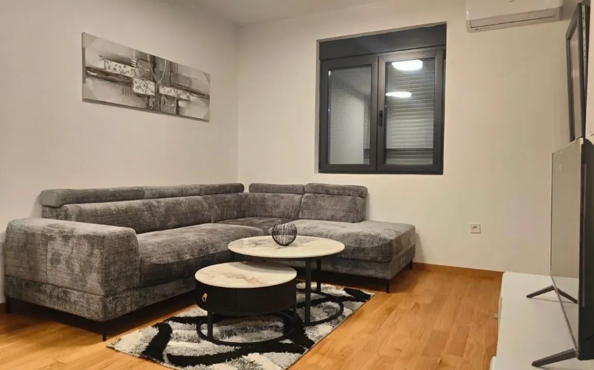 Izdavanje, dvosoban stan, 53m², New City, Podgorica