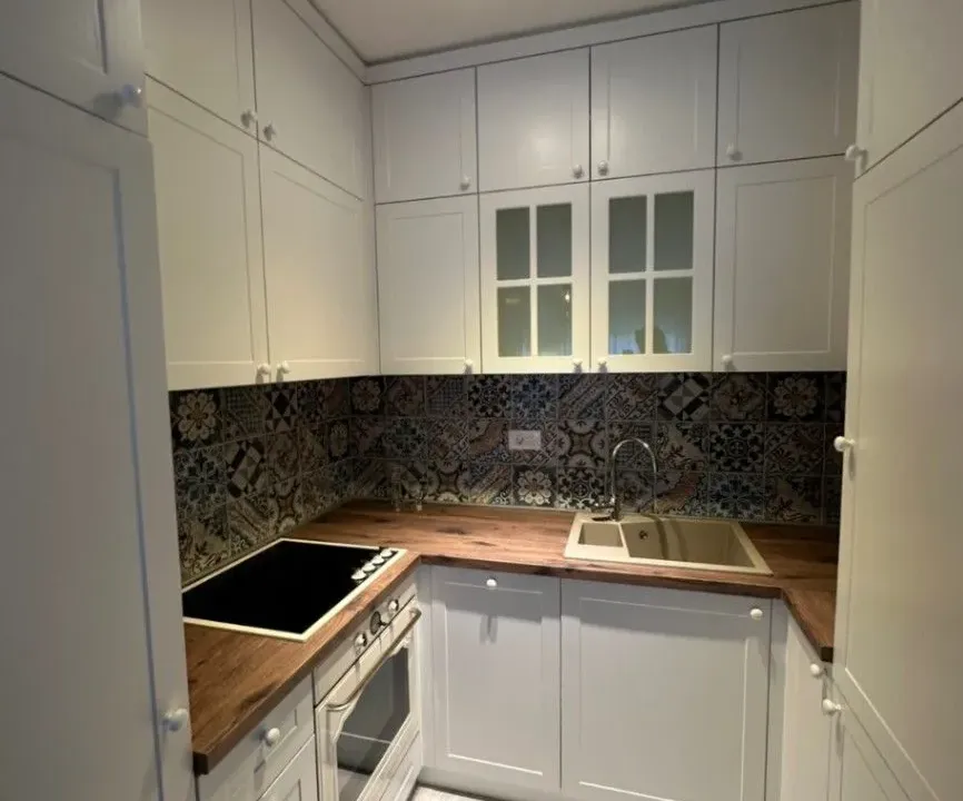 Izdavanje, jednosoban stan, 49m², Central Point, Podgorica