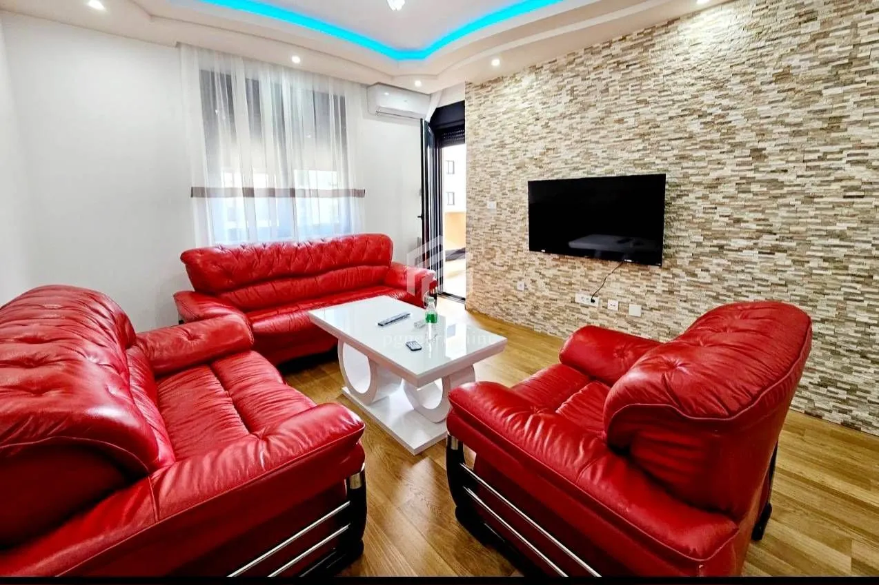 Izdavanje, jednosoban stan, 49m², City Kvart, Podgorica