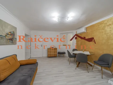 Sale, one bedroom apartment, 40m², Kalenić Pijaca, Vračar Sve Podlokacije - image 4