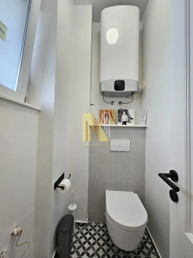 Izdavanje, trosoban stan, 110m², Centar, Novi Sad