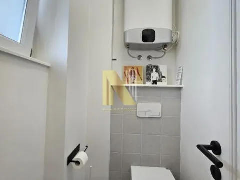 Izdavanje, trosoban stan, 110m², Centar, Novi Sad - image 17