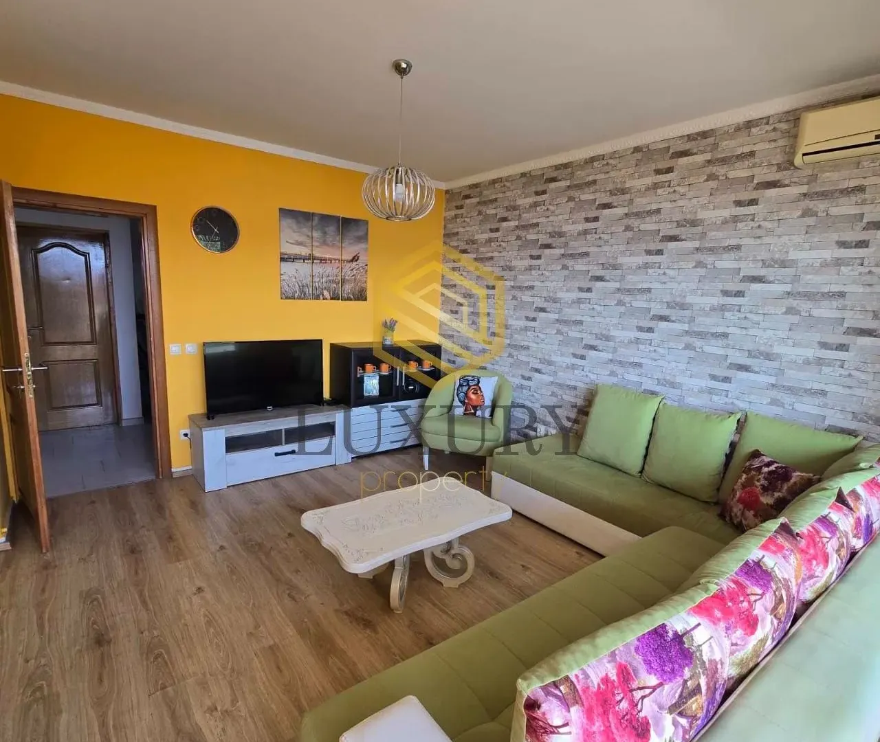 Rent, one bedroom apartment, 50m², Centar, Tivat