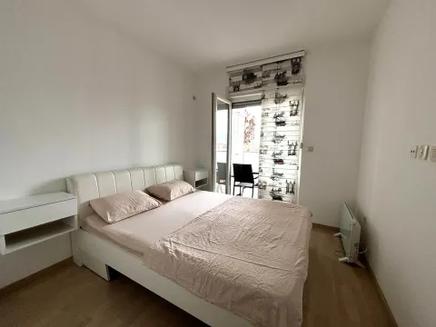 Izdavanje, jednosoban stan, 45m², City Kvart, Podgorica - image 4
