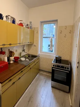 Rent, two bedroom apartment, 76m², Savski Venac, Beograd - image 8