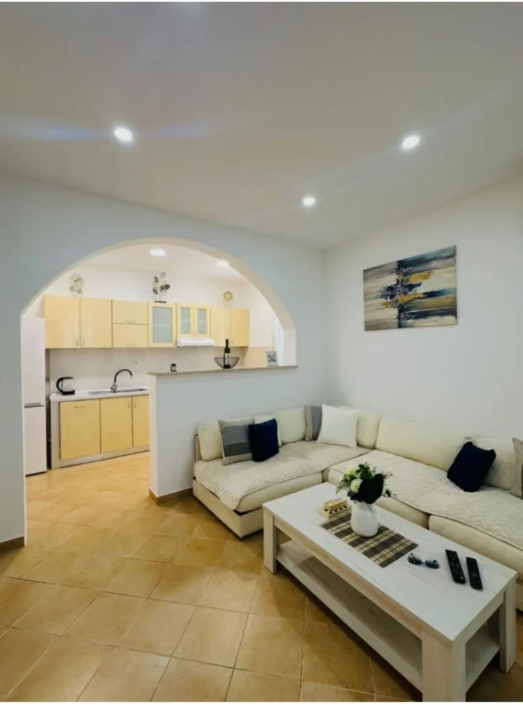 Rent, three bedroom apartment, 96m², Škaljari, Kotor