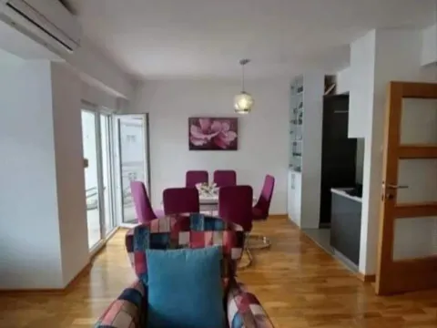 Izdavanje, dvosoban stan, 75m², Centar, Tivat - image 2