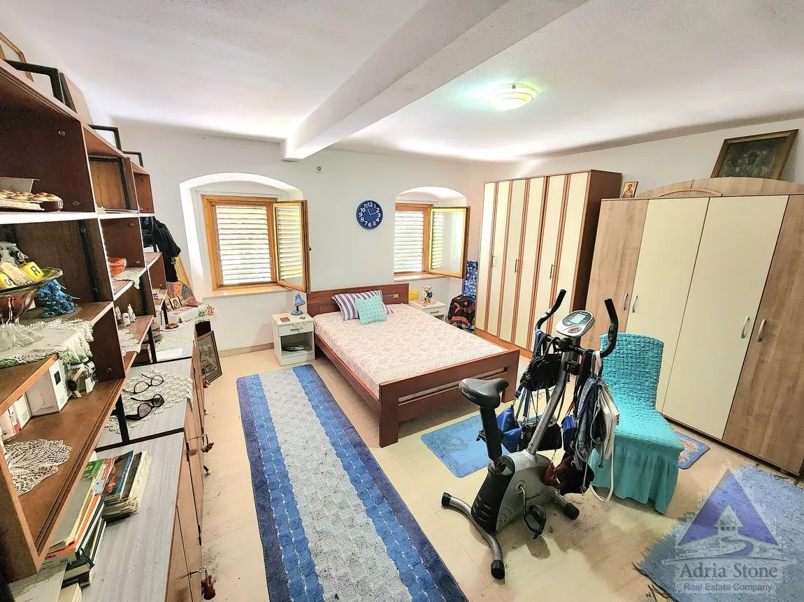 Prodaja, četvorosoban stan, 115m², Škaljari, Kotor