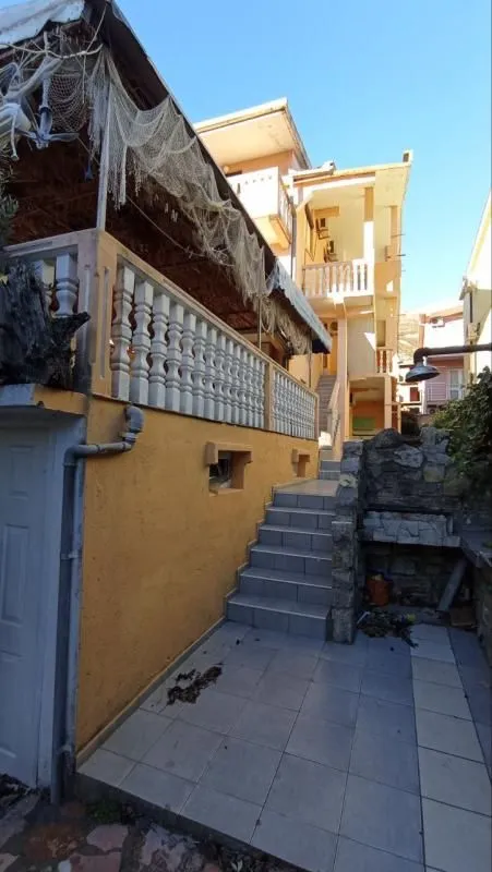 Prodaja, kuća, 210m², Sutomore, Bar