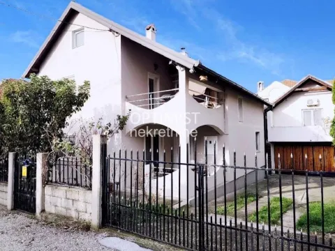 Prodaja, kuća, 277m², Banjica, Voždovac Sve Podlokacije - image 2