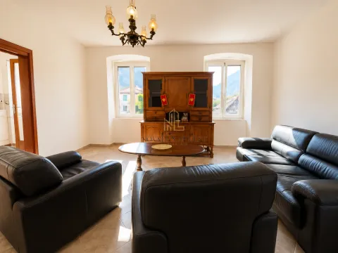 Prodaja, dvosoban stan, 84m², Stari Grad Kotor, Kotor - image 4