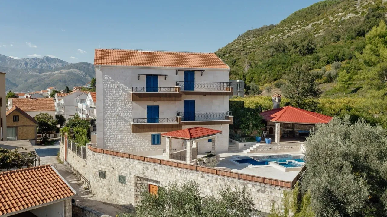 Prodaja, kuća, 240m², Kava, Tivat