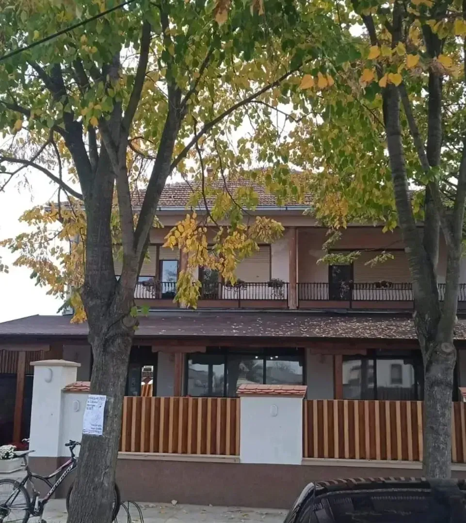 Prodaja, kuća, 291m², Adaševci, Šid