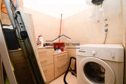 Izdavanje, dvosoban stan, 70m², Gorica C, Podgorica - image 12