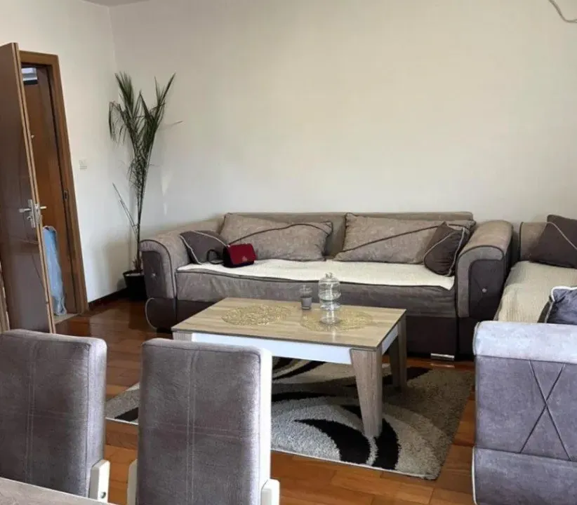 Izdavanje, dvosoban stan, 70m², Zabjelo, Podgorica