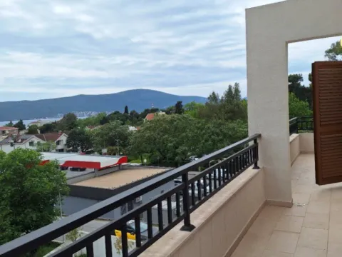 Izdavanje, trosoban stan, 107m², Mažina, Tivat - image 12