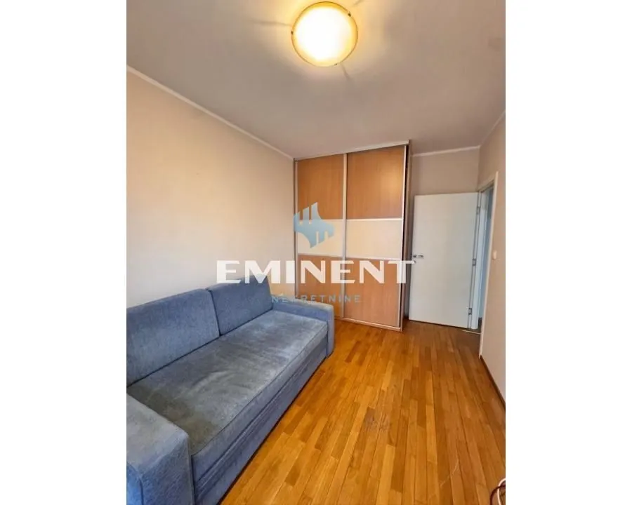 Izdavanje, trosoban stan, 67m², Lekino Brdo, Voždovac Sve Podlokacije