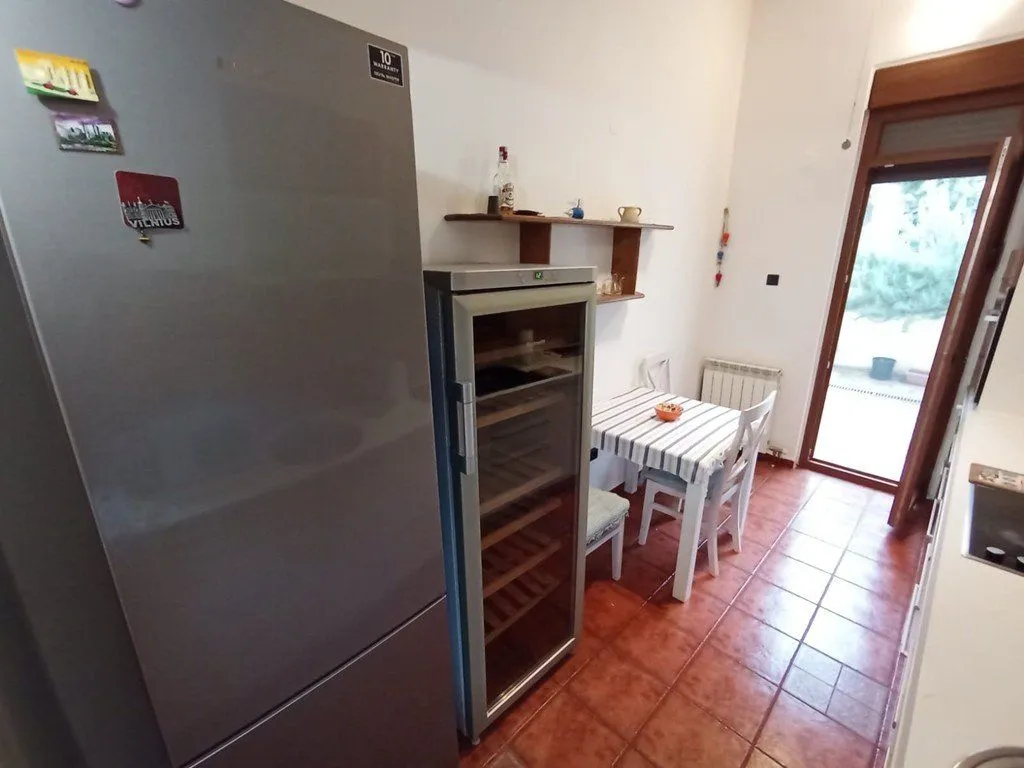 Izdavanje, kuća, 300m², Gorica C, Podgorica