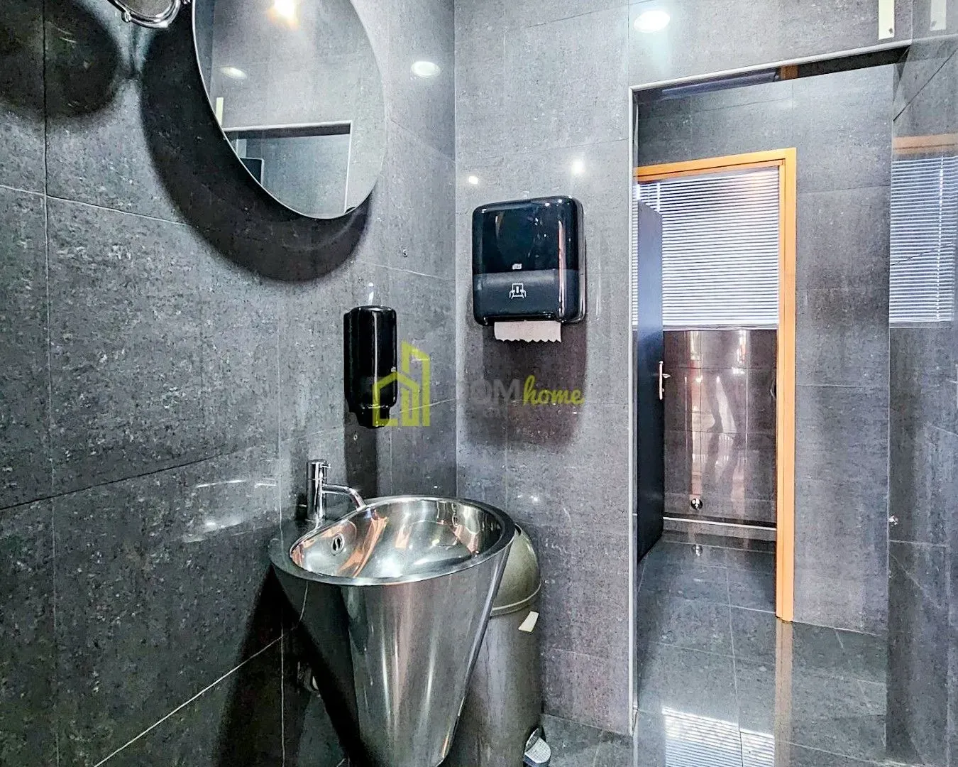 Izdavanje, poslovni prostor, 222m², Centar, Podgorica