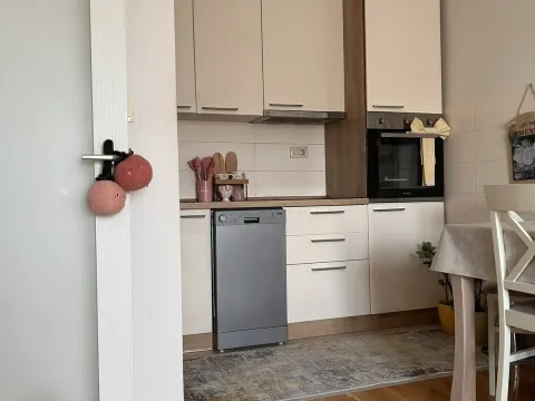 Prodaja, jednosoban stan, 39m², Stari Aerodrom, Podgorica - image 2