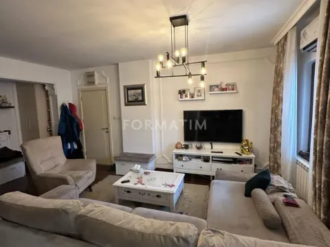 Izdavanje, trosoban stan, 89m², Stari Grad, Beograd - image 9