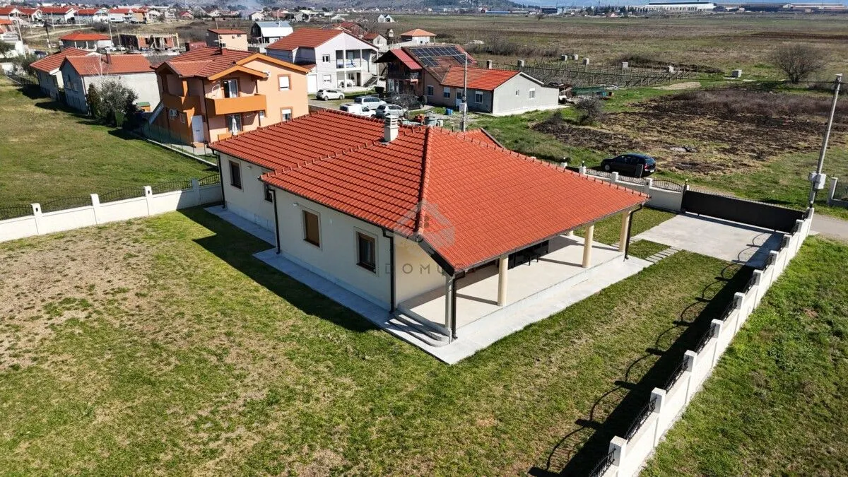 Rent, house, 200m², Kokoti, Podgorica