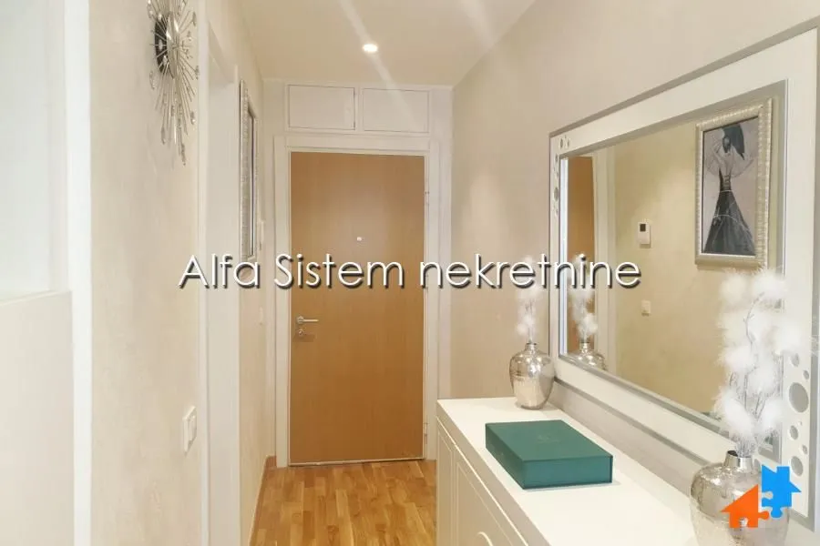 Rent, four bedroom apartment, 90m², Savski Venac, Beograd