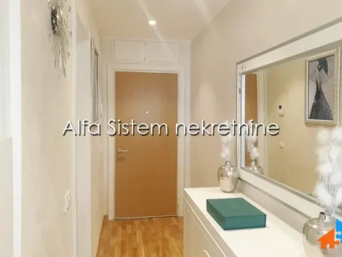 Rent, four bedroom apartment, 90m², Savski Venac, Beograd - image 16