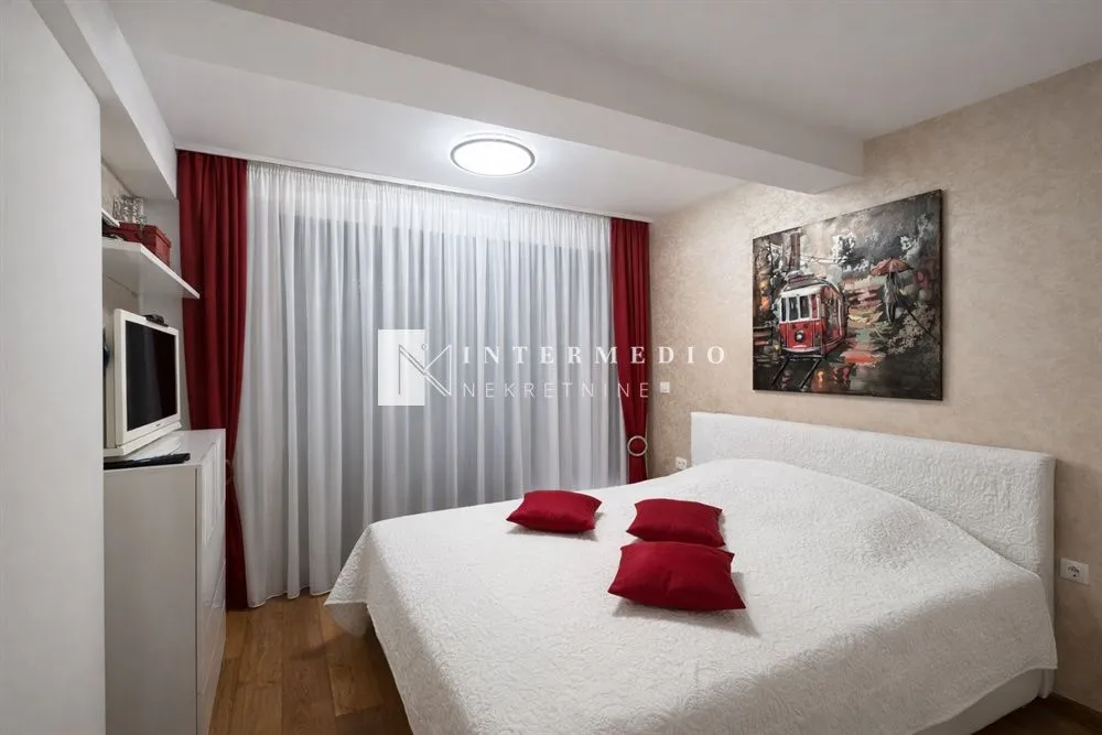 Prodaja, dvosoban stan, 107m², Igalo, Herceg Novi