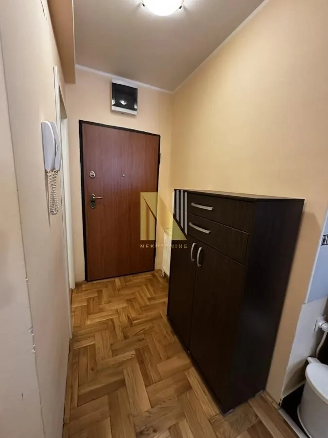 Izdavanje, jednosoban stan, 42m², Grbavica, Novi Sad Sve Podlokacije