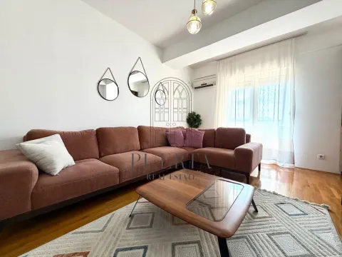 Rent, two bedroom apartment, 78m², City Kvart, Podgorica - image 2