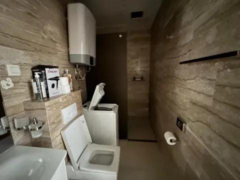 Izdavanje, jednosoban stan, 64m², Centar, Budva - image 7