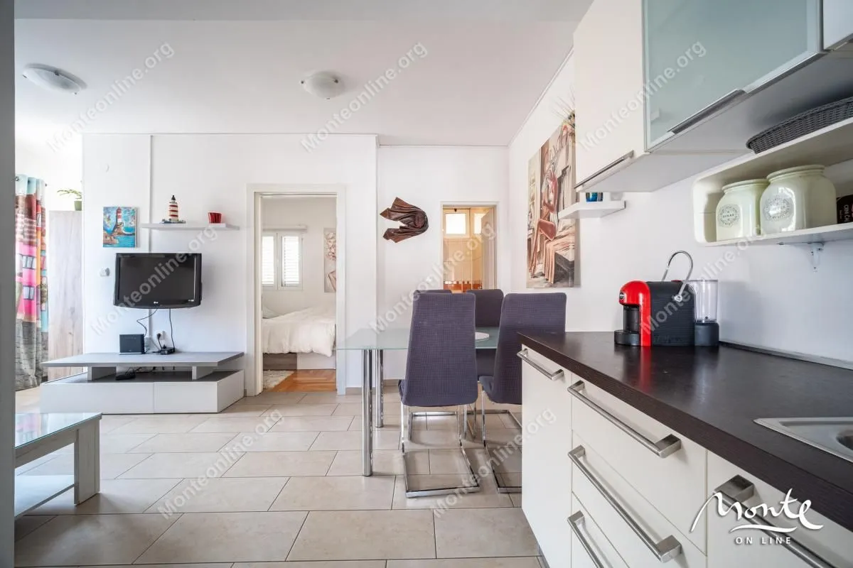 Prodaja, dvosoban stan, 55m², Donja Lastva, Tivat