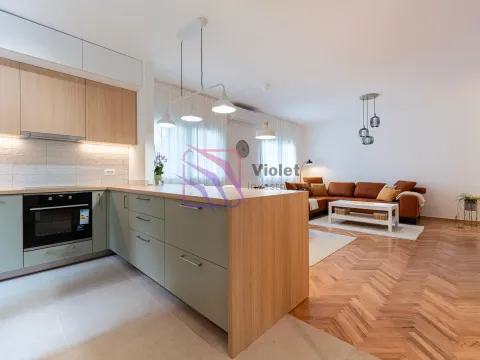 Izdavanje, trosoban stan, 100m², Dalmatinska ulica, Podgorica - image 9