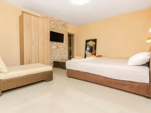 Sale, hospitality venue, 450m², Petrovac, Budva - image 6