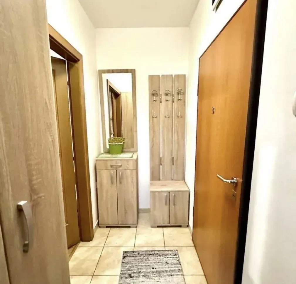 Rent, studio apartment, 30m², Blok 9, Podgorica