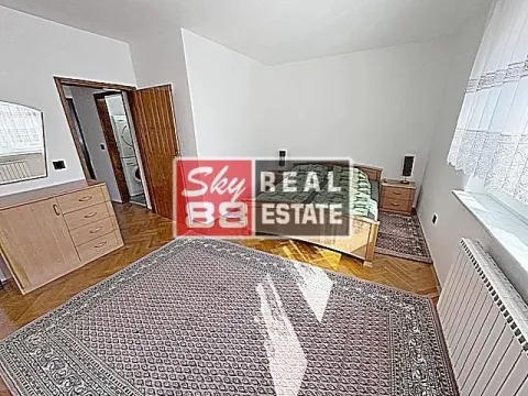 Izdavanje, četvorosoban stan, 115m², Savski Venac, Beograd - image 13