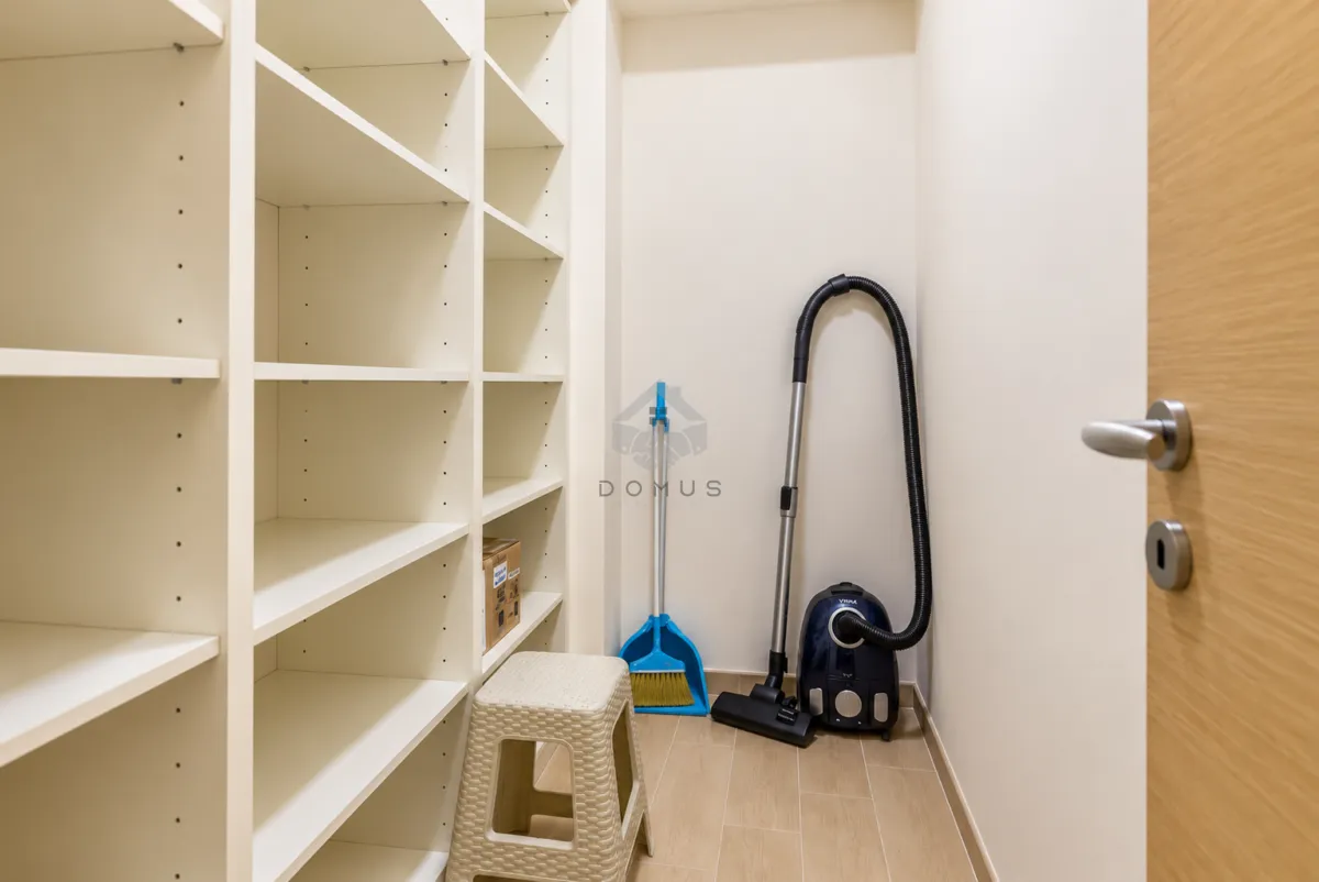 Izdavanje, dvosoban stan, 100m², Pržno, Budva