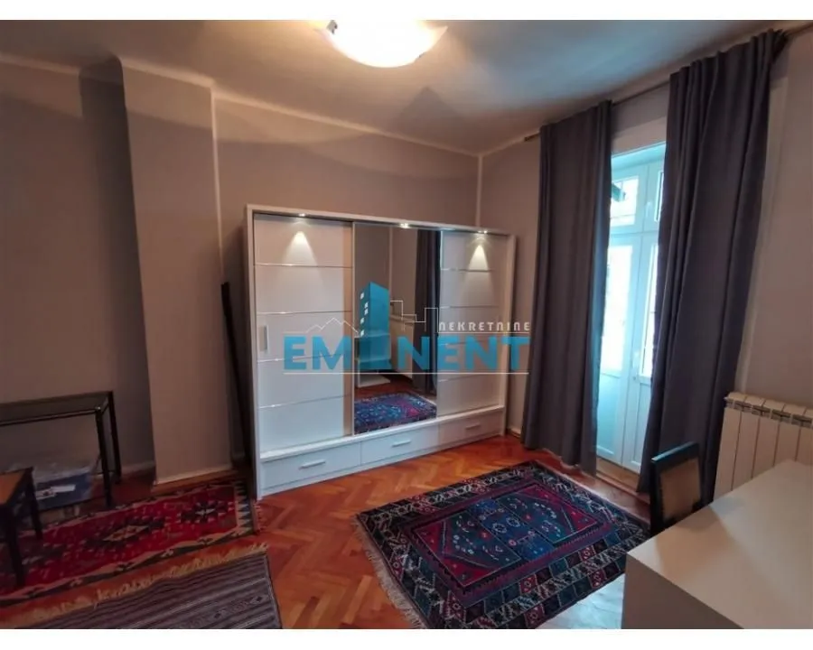 Izdavanje, četvorosoban stan, 143m², Neimar, Vračar Sve Podlokacije