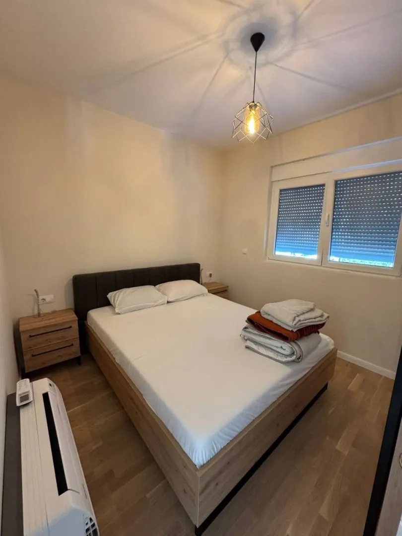 Rent, one bedroom apartment, 55m², Kalimanj, Tivat