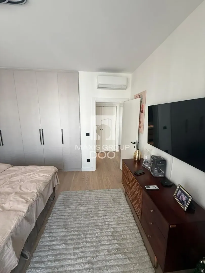 Izdavanje, dvosoban stan, 62m², Savski Venac, Beograd