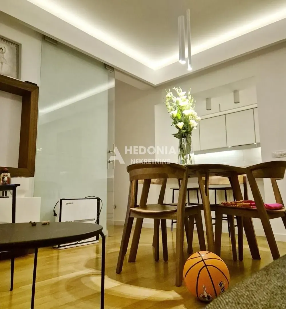 Prodaja, trosoban stan, 83m², Novi Beograd Blok 65, Novi Beograd Sve Podlokacije