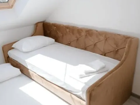 Izdavanje, kuća, 50m², Tivat, Crna Gora - image 3