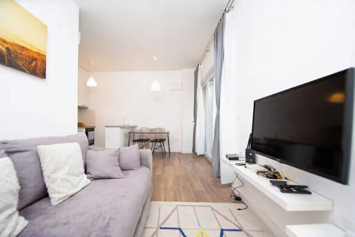 Prodaja, jednosoban stan, 62m², Kalimanj, Tivat