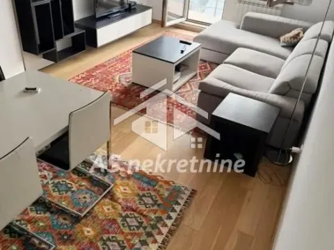 Izdavanje, trosoban stan, 73m², Vračar Sve Podlokacije, Beograd - image 4