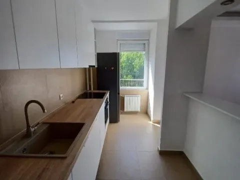 Izdavanje, četvorosoban stan, 90m², Čukarica, Beograd - image 11