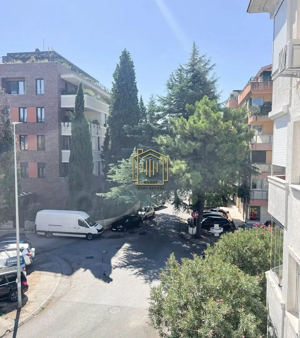 Izdavanje, dvosoban stan, 65m², Gorica C, Podgorica