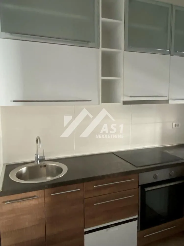 Izdavanje, stan, 62m², Centar, Novi Sad