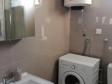 Rent, one bedroom apartment, 52m², Velji Vinogradi, Budva - image 11